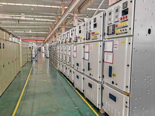 Система возбуждения генератора напряжения переменного тока ввода 100 В с диапазоном тока от 0 до 500 А и номинальной эффективностью 96% для управления синхронным генератором